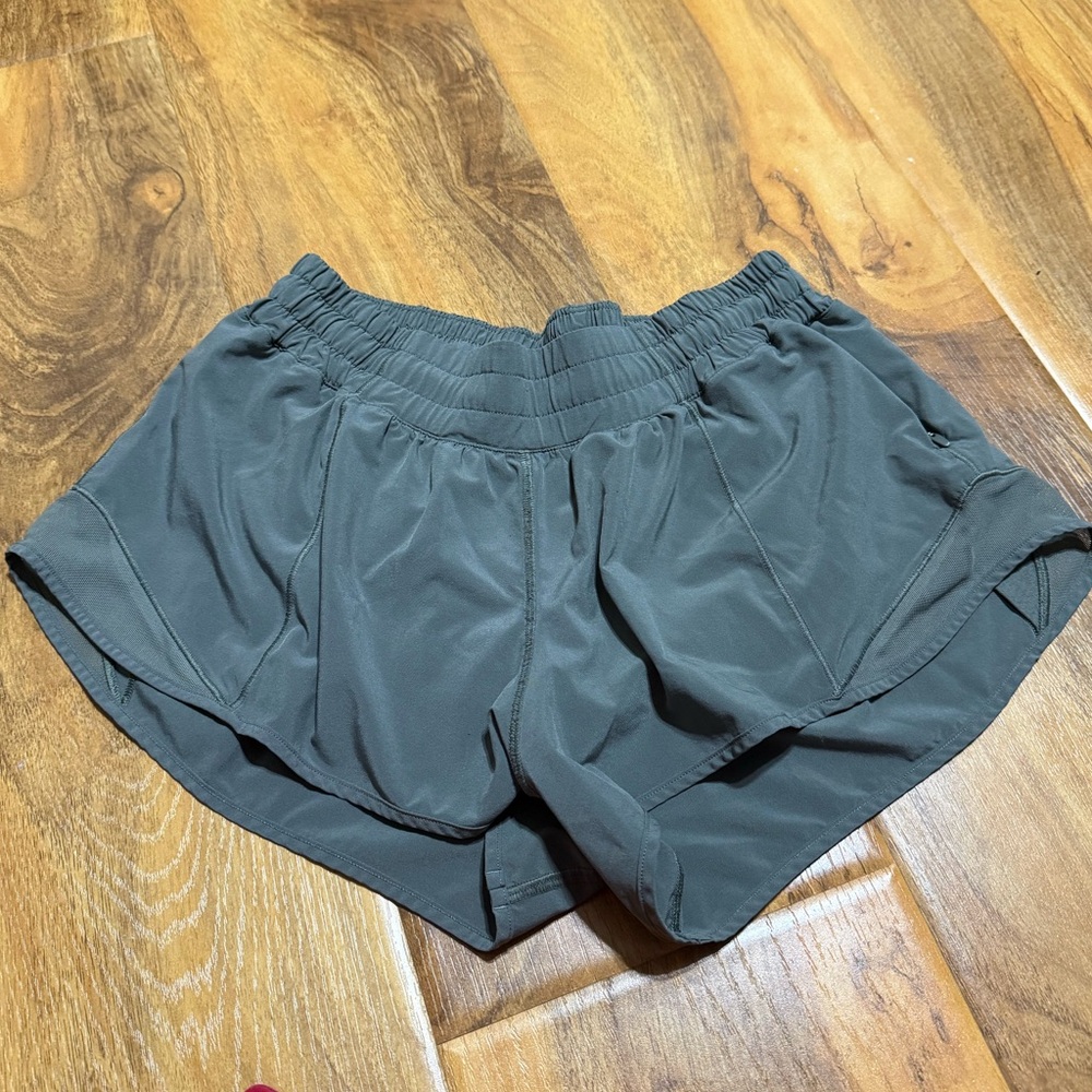 Lululemon Hotty Hot High-Rise Lined Short 2.5"